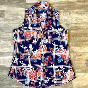 Sleeveless button up blouse